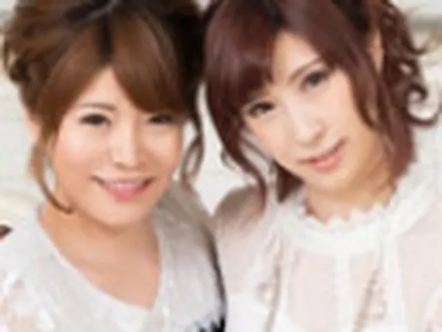 【人妻レズ】熟女芳芬！小衣くるみさんと折原ほのかさんが泡だけ纏ってラブラブクンニ♪♪