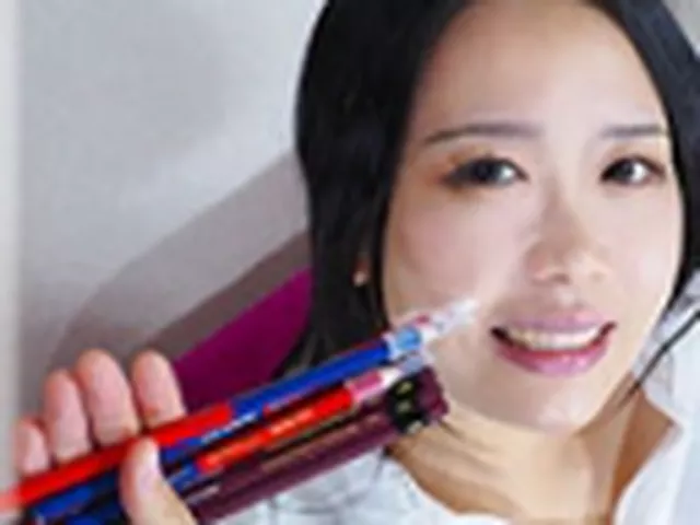 【エロ熟女】人妻湿潤！奥様の土手潤うて溽し暑し！何本でも入れて！！