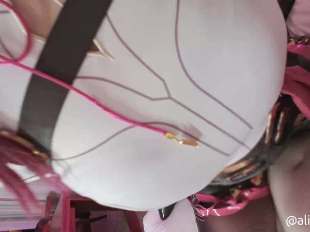 崩壊スターレイル カフカ – ス◯ーレ◯ル カフ◯コス巨乳レイヤー完コスえっち[オナ禁生活を見抜かれ射精介護セッ◯スでパンパンキンタマが空っぽになるまで搾り取られる動画]