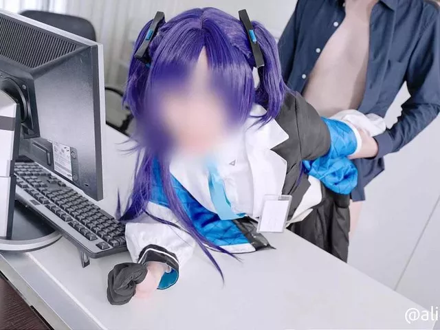 ブルアカ 早瀬ユウカ 「こんなの…絶対ダメなのに…っ！」ツンデレ美少女レイヤーとオフィスで禁断の生〇メSE〇！むっちむちのマ〇コにオナ禁精子を大量中〇し！と**と垂れてくる精液を膣奥にぬりたくって完璧♪