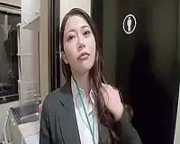 】SODにはたくさんの女性社員が働いています、中でも母性感じる優しい人妻社員たちは若手男子社員から大人気、あこがれの的となっています、しかし、そんな人妻社員たち！ 