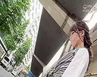 素人レイプ｜芸能人じゃないのか…？女子アナかも…花を買いカフェでお茶した美女を尾行しバスに乗り込み背後に回り込み開始… 
