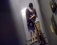 泥酔美熟女ナンパ｜深夜未明…古いアパートの薄暗い階段でボテ系OL人妻が泥酔中にイタズラ♡連れ帰り汗の臭いがする膣口クンニ♡ 