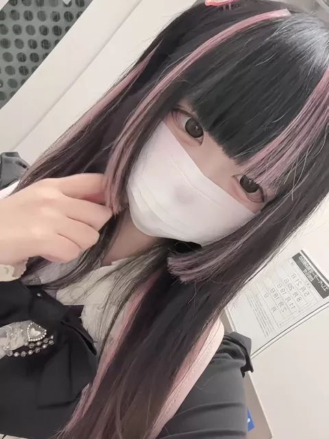 【画像】地雷系のキュートな女の子の自撮りってカワイインゴね～