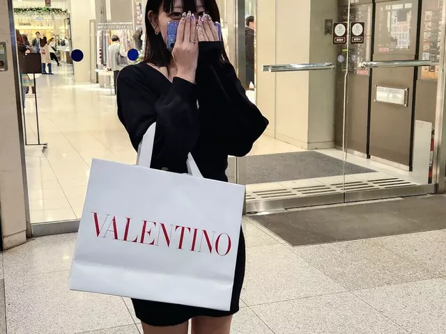【P活女子画像】こうやっておぢと適当にデートして金まで貰うイージーパパ活女子