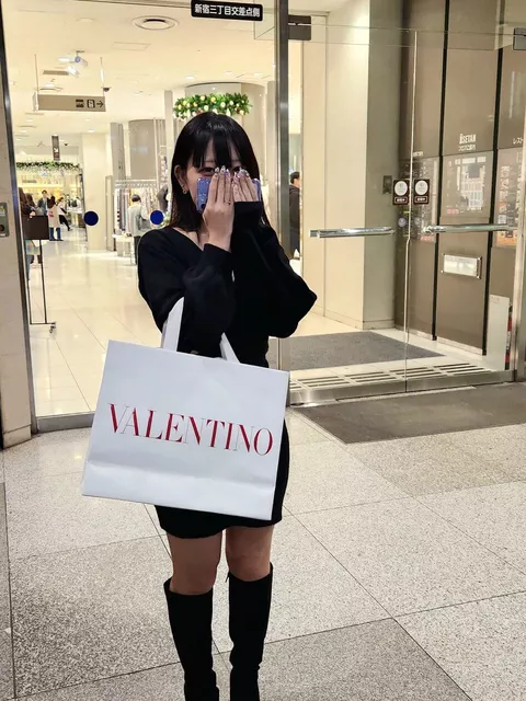 【P活女子画像】こうやっておぢと適当にデートして金まで貰うイージーパパ活女子