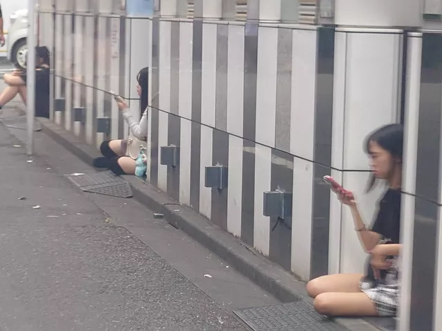 【P活女子画像】歌舞伎で立ちんぼする女の子たち、みんなはどれが良い？ｗｗ