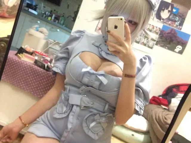 【画像】これ見てたら彼女にコスプレさせてバチハメえっちしたくなってくるｗｗ