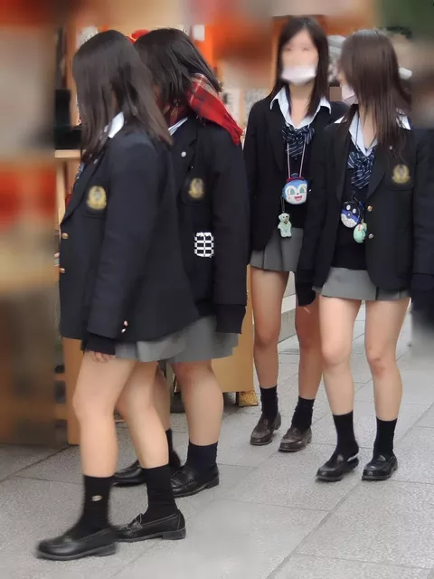 【画像】テンション上がって無防備な修学旅行の女子高生特集
