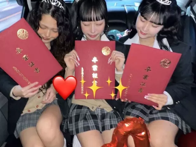 【画像】女の子の人生、ここがピークな制服ＪＫの卒業写真