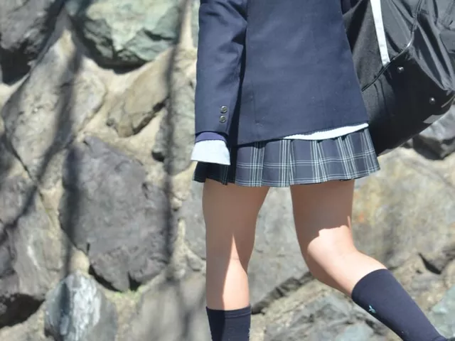 【画像】どんなカメラ使ってるか気になる街撮り女子高生ちゃん