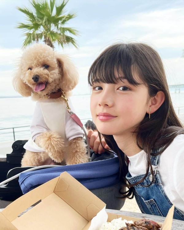 【画像】中学生まんさん、お胸の揺れがわかりすぎる服を着てNHKに出てしまうｗｗｗｗｗｗｗｗ