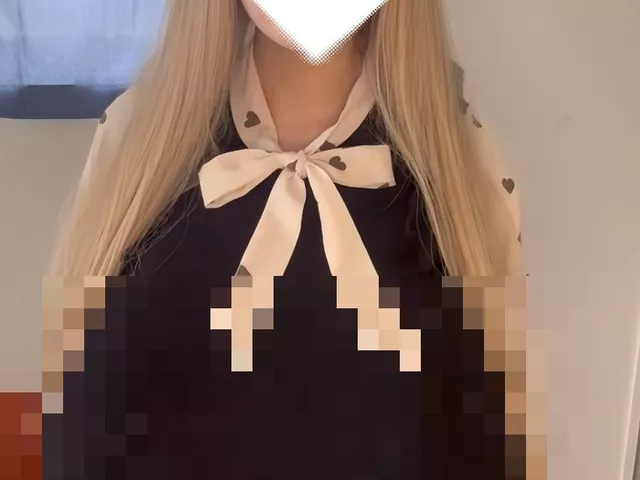 【画像あり】Qカップの女の子「こんなのそそらないですよね…」