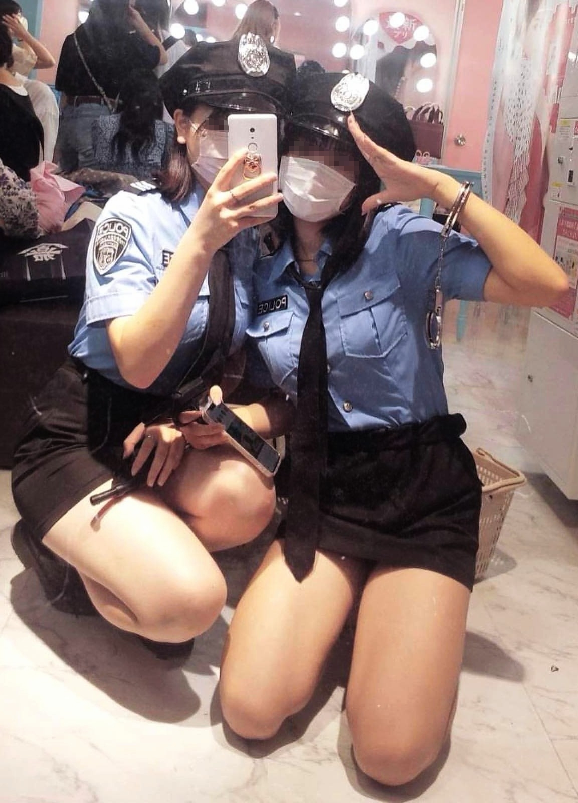 【画像】令和JKさんの警察コスプレ、エロすぎるｗｗｗｗｗｗ