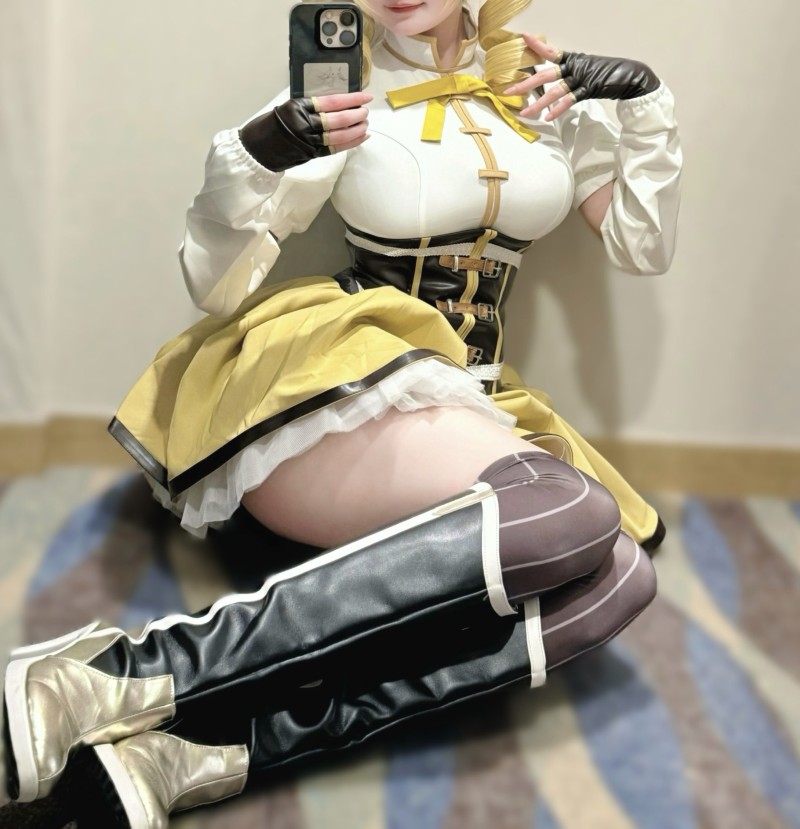 【画像】マネキンにまどマギのマミさんを服着せておっぱい揉める環境作ろうと思うんだけど