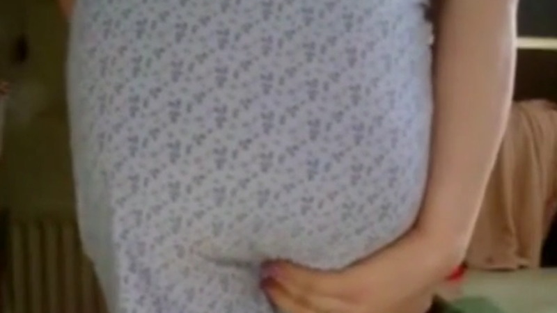 パンティの中に茶色いアイツを出した女性達の動画集ですが閲覧注意です！