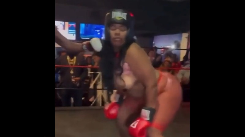 試合中におっぱいを揺らすサービスをしている選手がノックアウトｗｗｗ