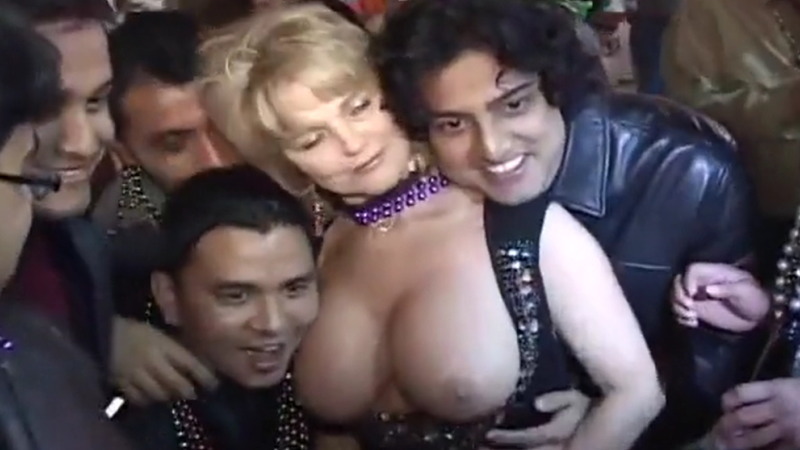 ニューオーリンズのマルディグラ(肥沃な火曜日)がエロ過ぎると話題にｗｗｗ