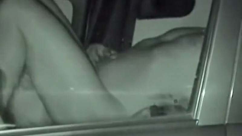 深夜にカーセックスしているカップルが居たから撮影したったぞ！！