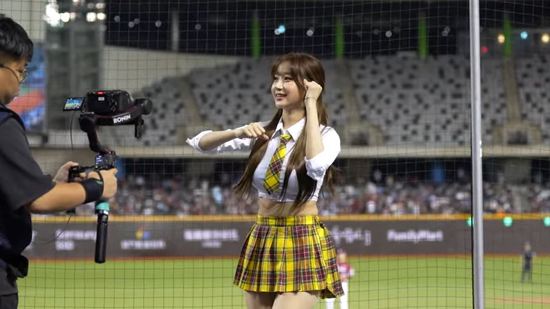 台湾のダンサーが可愛くて乳が揺れまくってて・・・興奮するｗｗｗ