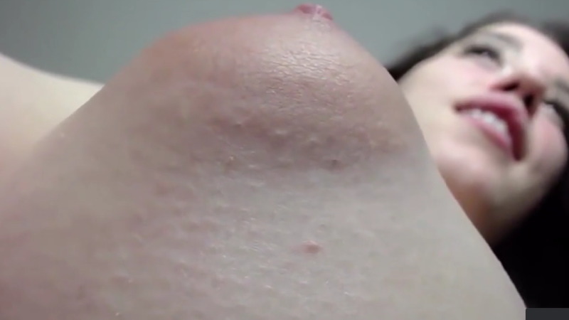 ずっとこのアングルでパフィーニップルを見る動画がコチラｗｗｗ