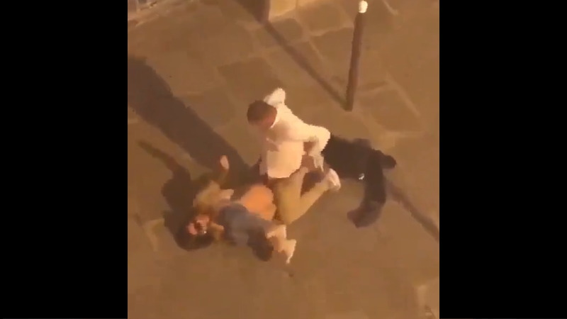 夜に道端でクンニやセックスしまくっているカップルを発見ｗｗｗ