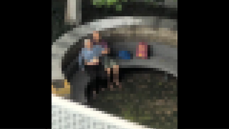 公園の一角で乳を揉みまくるカップルですが・・・