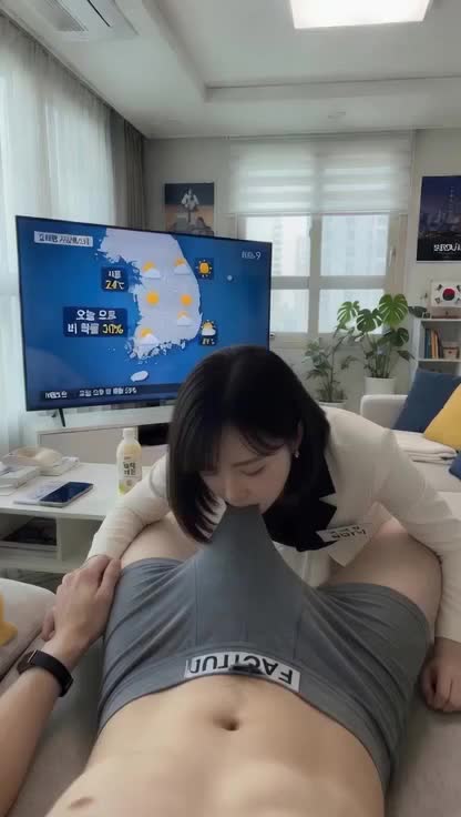【AIえち動画】TVの天気予報なんかより、 私の舌と息で彼を溶かしてあげたい… ねえ、動かないで？