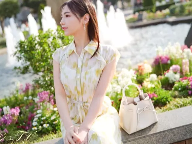 清楚系美人妻は夫に内緒で濃厚ベロキスが好みとなり経験人数100人超で性欲ハチャメチャ