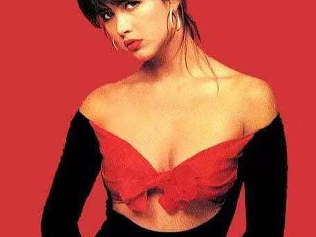 ソフィー・マルソー ヘアヌード、陰毛がボウボウでエロすぎる画像お懐かしむ