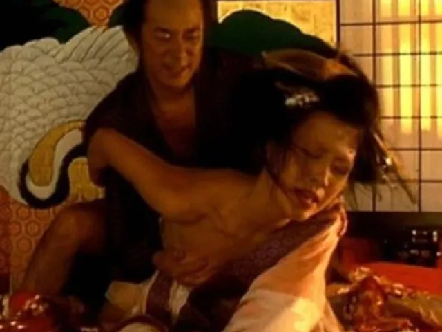 木村佳乃 ヌード画像おっぱい揉まれながらバックから挿入されている