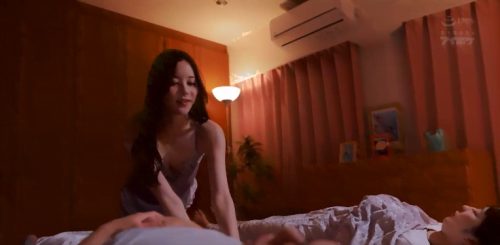 【白峰ミウ】《エロ動画×NTR》僕は妻が居るのに妻の美人義理姉に寝込み中に逆レイプされ至近距離に妻が居るのにサイレント相姦しちゃった件ｗ