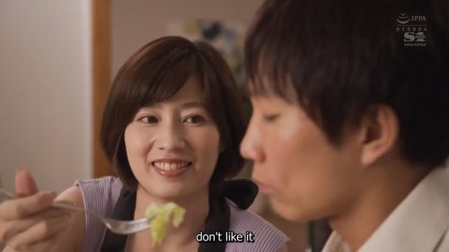 ＜巨乳妻×中出し＞父親が新しく連れて来たお義母さんは美人過ぎて我慢が出来なくなり襲ってしまったイケナイ僕