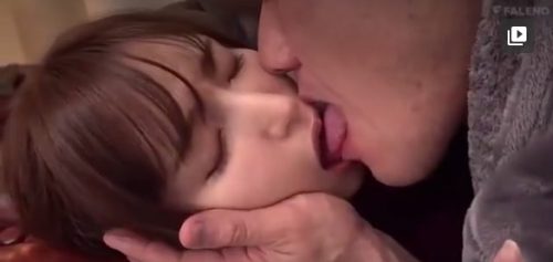 【天使もえ】＜レイプ×美人妻×パイ射＞美人奥さんが酒癖が悪い夫の義理兄に近くに夫が居るのに無理やり強姦される始末