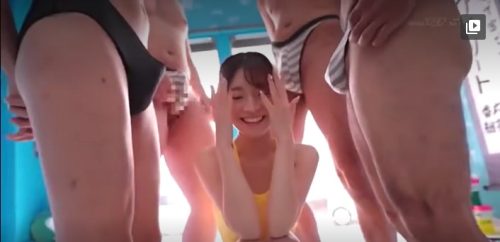 ＜マジックミラー号×お姉さん×手コキ射×中出し＞「大学生です❤」まだ２０歳の現役大学生の陸上部のお姉さんをＭＭ号に連れ込み公開中出しＳＥＸ
