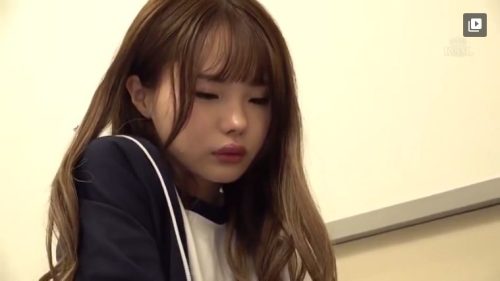 【松本いちか】《エロ動画×JK･手コキ射》JKの可愛い女の子が学校のトイレで男子生徒の精子を抜きまくるｗ