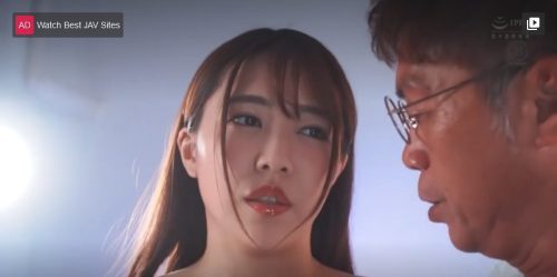 ＜巨乳お姉さん×３P×顔射＞オヤジ2人に全身の性感帯を刺激されイキまくった姿を写真に撮られオヤジ達の性奴隷になる美人お姉さんｗ