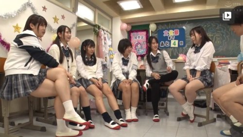 【五十嵐美月･天野花乃･川栄結愛･市川りく･早見なな･藤田ゆず】JKに囲まれて男は僕一人だけ！ハーレム王様ゲームに無理やり参加させられ集団でザーメン搾取された件ｗ