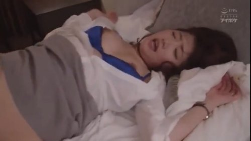 【加美杏奈】《エロ動画×OL･相部屋》会社の出張で上司と相部屋になり絶倫チンポで一晩中イキ過ぎ失神寸前…
