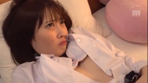 【天然美月】《エロ動画×JK》初めて彼女が出来たので幼馴染にエッチの練習台になって貰った件ｗ