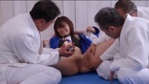 【三岳ゆうな】《エロ動画×人妻･ハメ撮りレイプ》＜ながえSTYLE＞実話投稿映像入手！負けず嫌い格闘家妻が練習中に同じ格闘家の絶倫選手達に輪姦レイプ