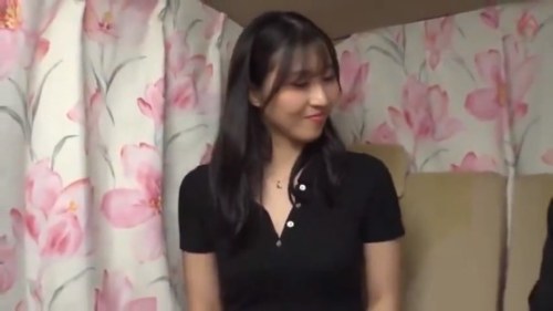 《エロ動画×人妻･素人》夫に毎日相手にされていない都内在住の美人清楚系素人妻が欲求不満でエッチなインタビュー！勢いでそのままホテルイン！
