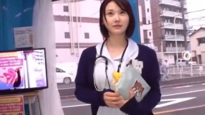 《エロ動画×素人･MM号》街でナンパした看護師のお姉さんを何とかマジックミラー号へ誘い込み素人お姉さんをアナル開発！