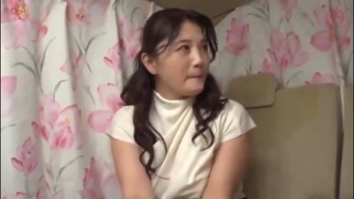 《エロ動画×素人･人妻》セックスレスの寂しさに耐えかねた巨乳熟女がホテルで理性を失い激しいピストンに声を上げ続けた体験談