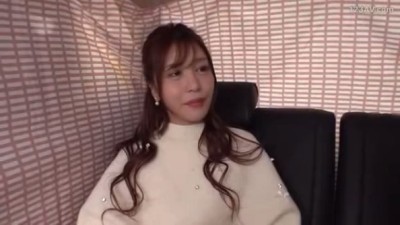 《エロ動画×素人･人妻》旦那と3か月レスで寂しさを溜め込んでいた素人妻がロケ車の裏で理性を失いスタッフと激しく愛し合い乱れた日