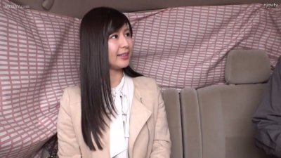 《エロ動画×素人･人妻》モデル級の美貌を持つ一児の母をロケ車で誘惑…そのままホテルへ連れ込み極上の中出し密会