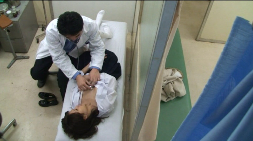 ロ○内科検診 わいせつ医師の整体マッサージ中出し