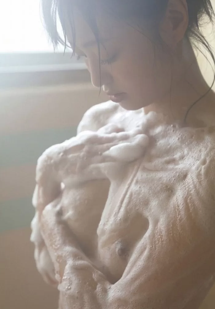 和田瞳のヌード、水着グラビア画像69枚