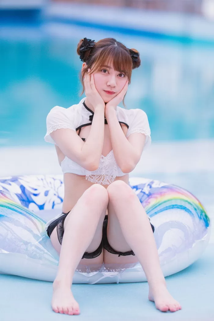 広山楓の水着グラビア画像86枚