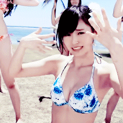 【gif】山本彩の巨乳おっぱいプルンプルンｗｗｗｗ